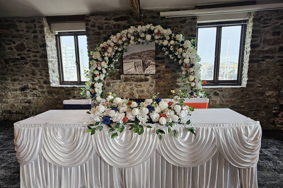 Flower hoop, table skirt