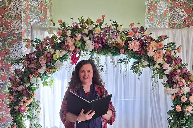 Andi Barker Celebrant & Wellbeing Isle of Man