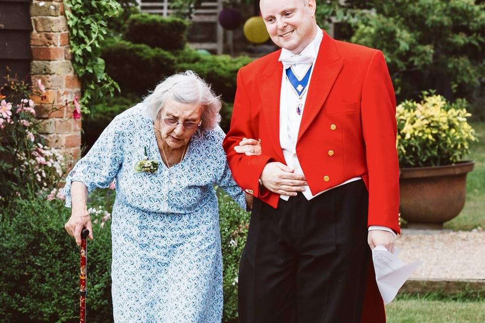 Greeting the bride