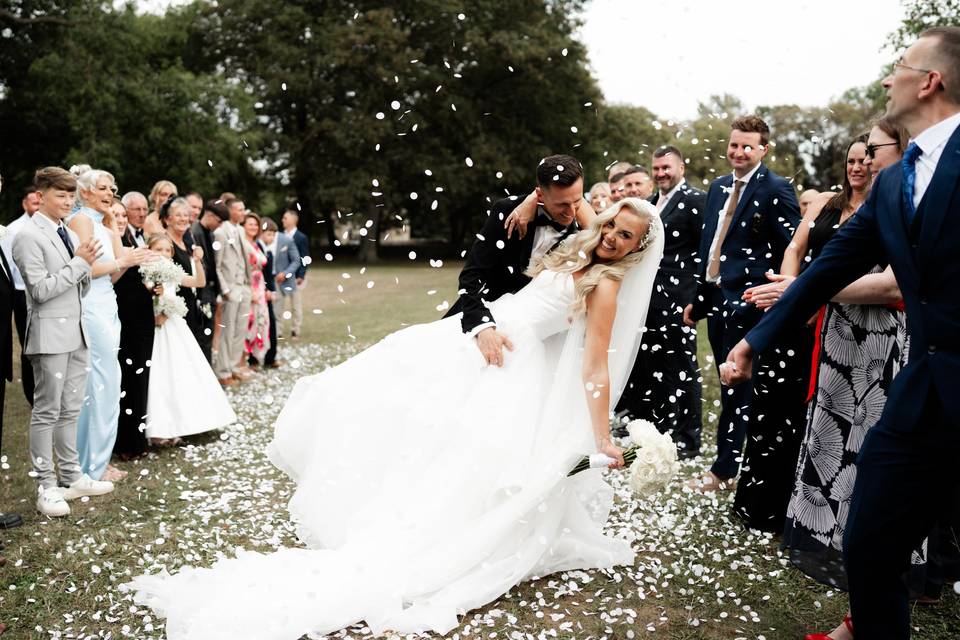 Loversall Barn - Confetti