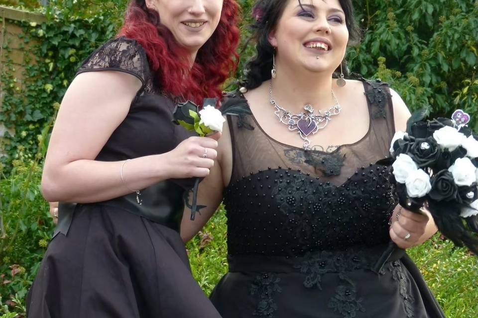Bride & bridesmaid
