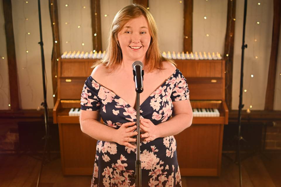 Naomi Collins Vocalist