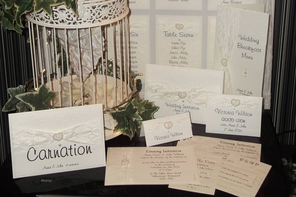 Glamourpuss Weddings Invitations