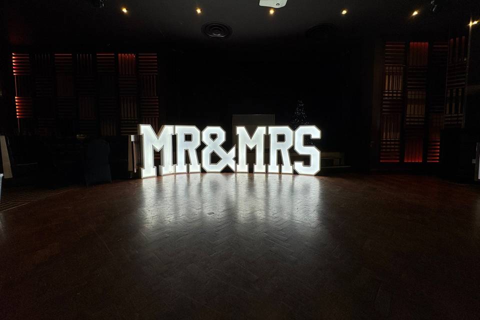 White MR & MRS