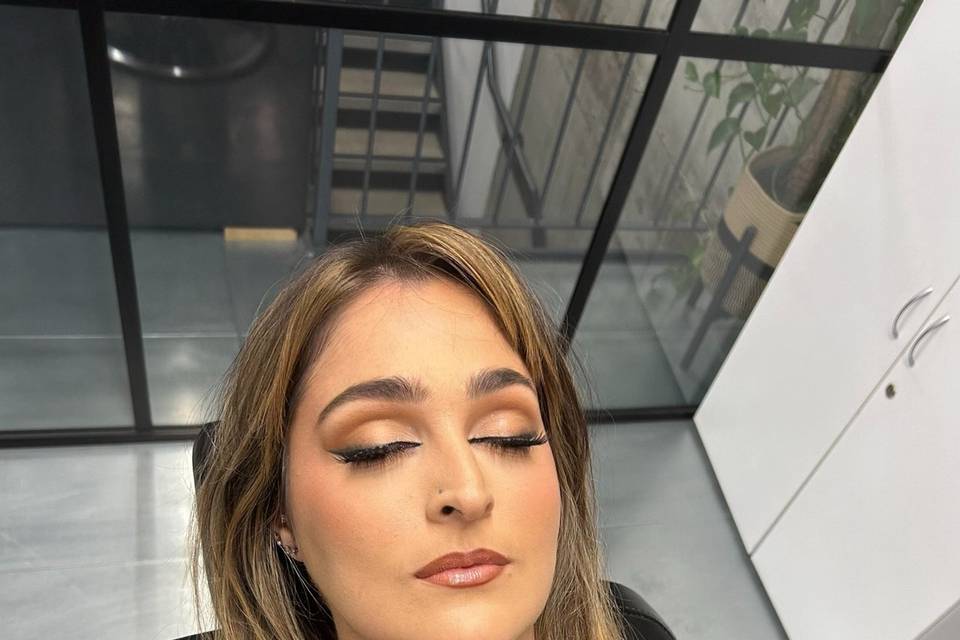 Soft cut crease