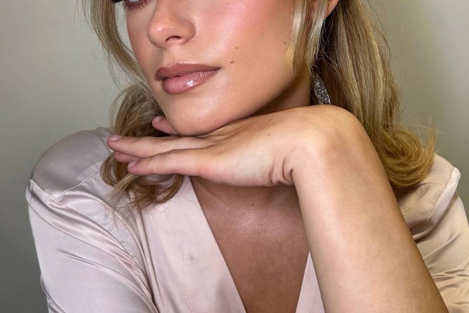 Bridesmaid glow ✨