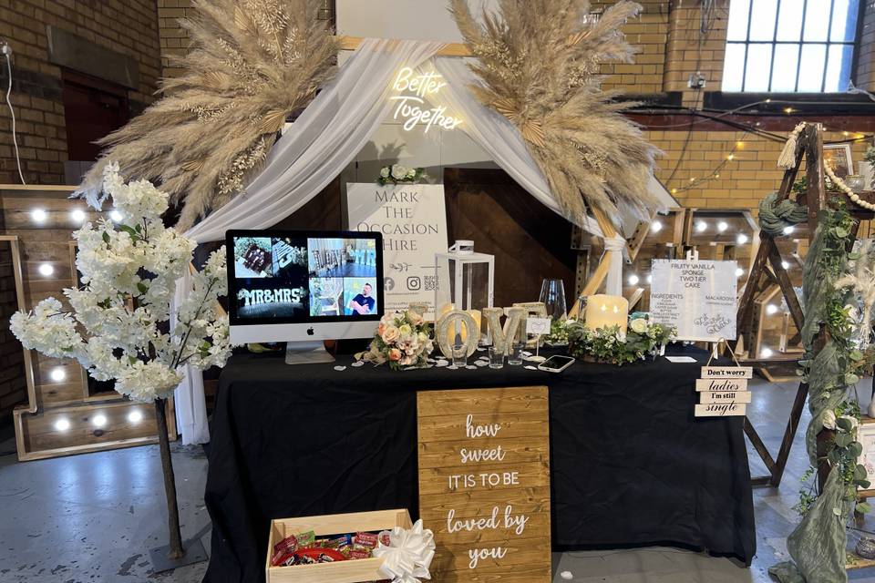 Rustic Arch with Pampas