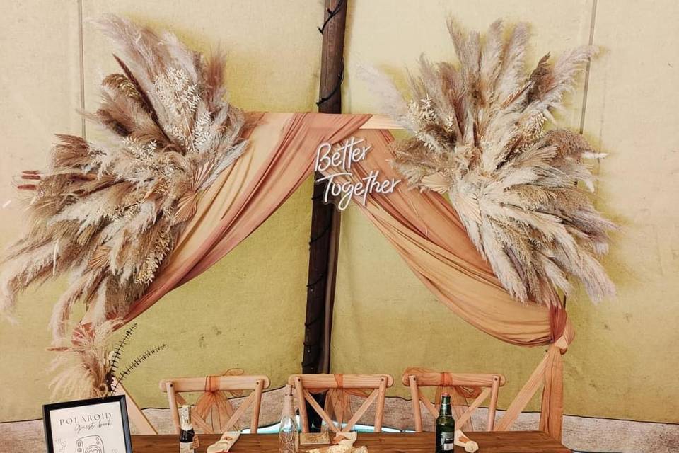 Rustic Arch with Pampas