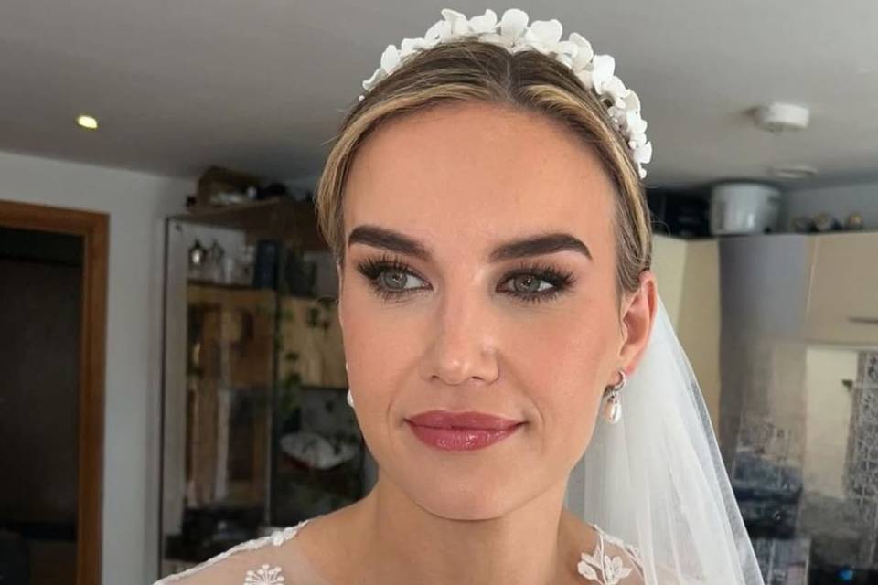 Soft radiant bridal makeup