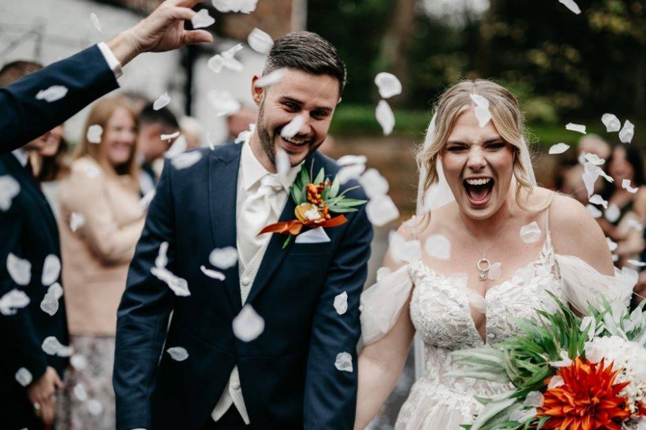 Red bouquet and confetti