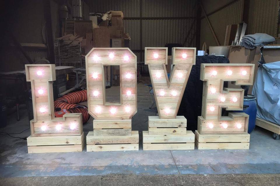 Rustic / shabby chic LOVE sign