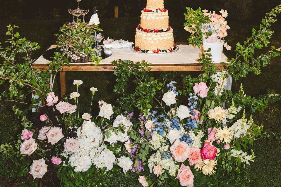 Cake table