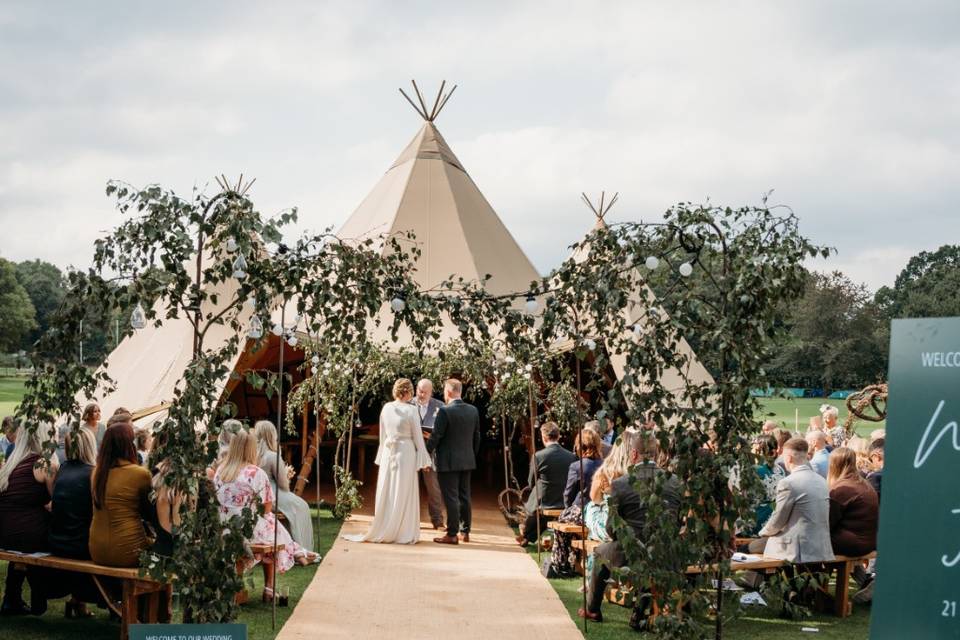 Tipi wedding