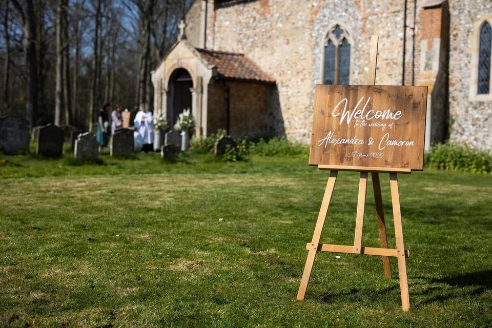 Wooden welcome sign