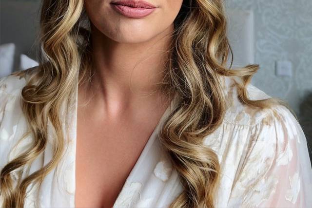 Soft vintage bridal glam