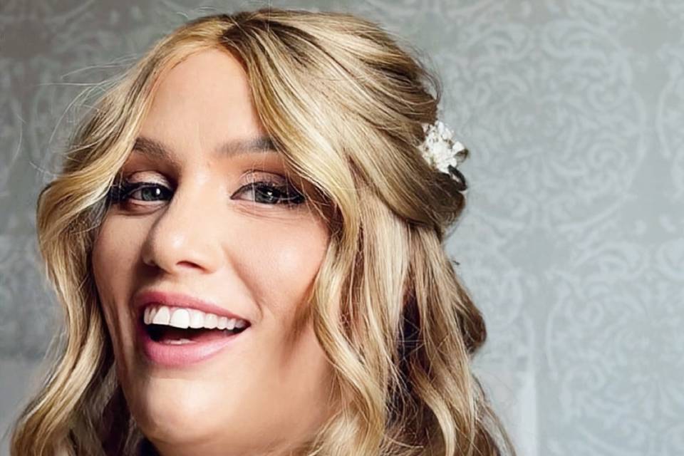 Soft vintage bridal glam