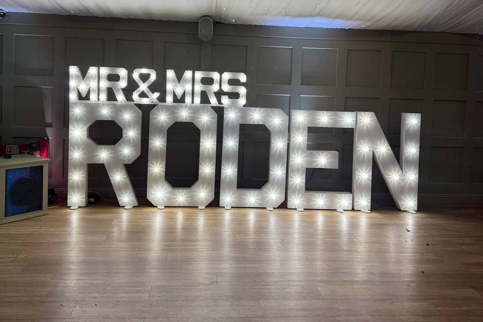 Mr & Mrs letters