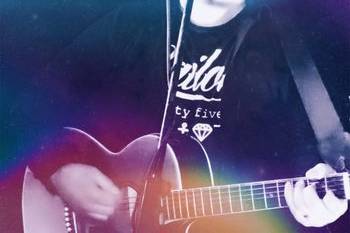 Carl Andrew Acoustic live phot