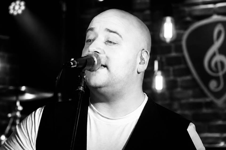 Carl Andrew live