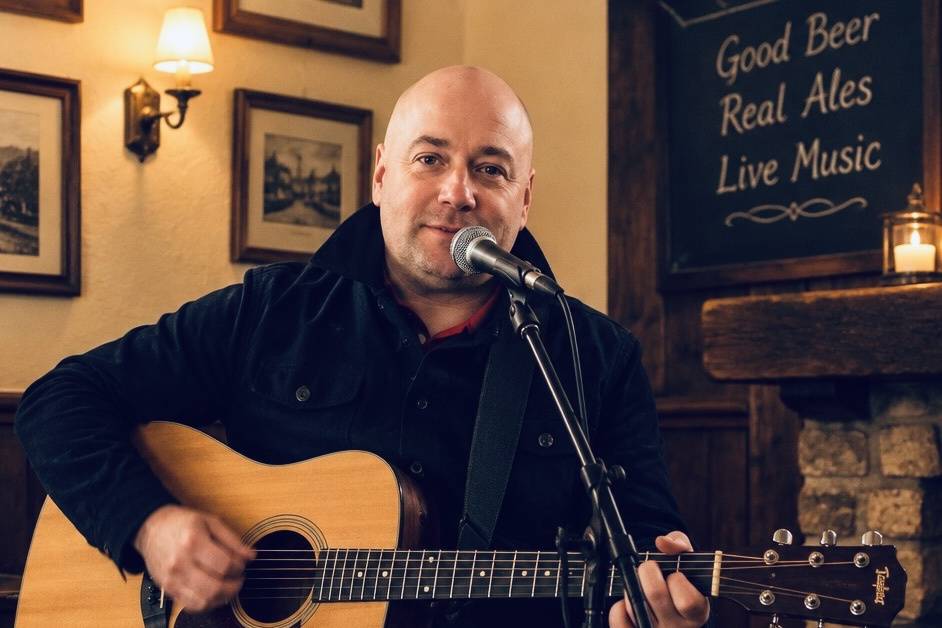 Sunday Sessions acoustic set