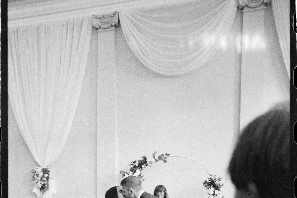 London registry ceremony