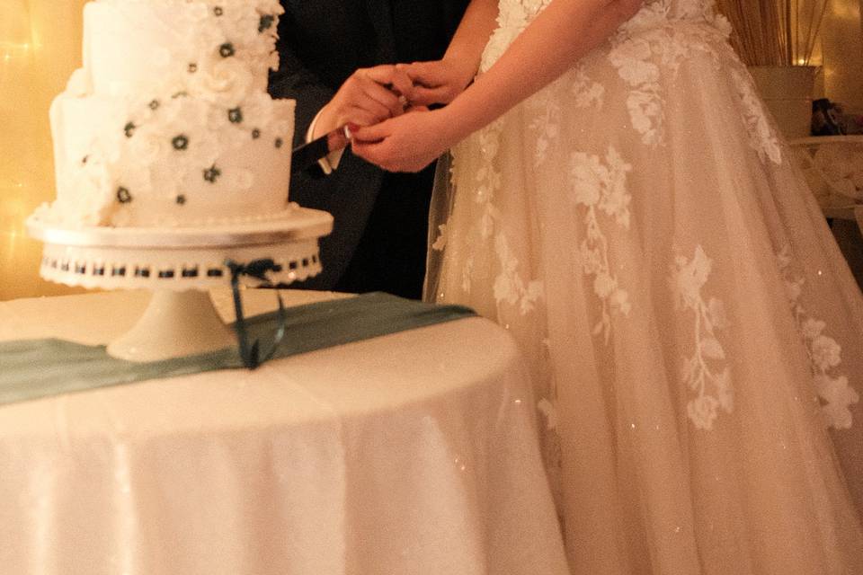 Cake cutting