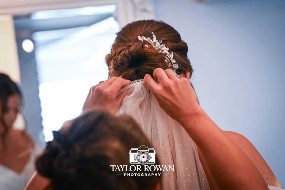 Bridal getting ready