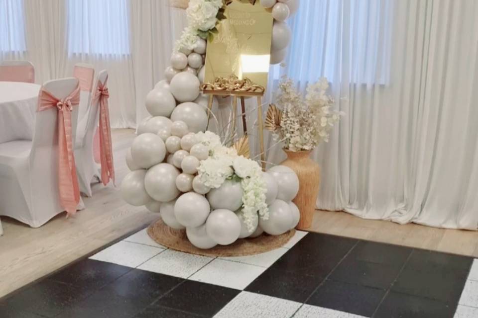 Fully Dressed Easel