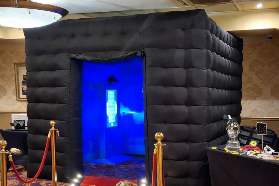 VIP enclosed photobooth