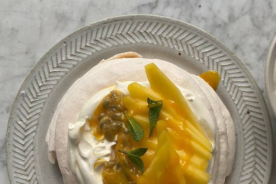 Mango and passionfruit pavlova