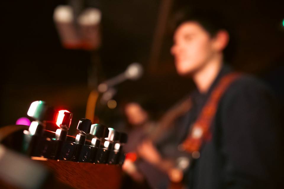 Side stage
