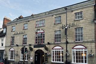 The Warwick Arms Hotel