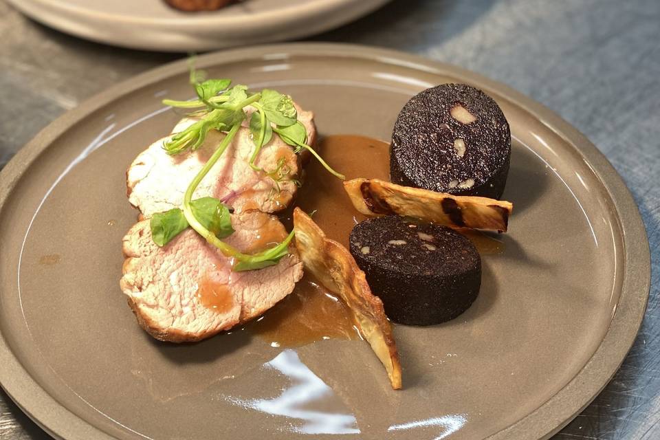 Pork tenderloin & cider Jus