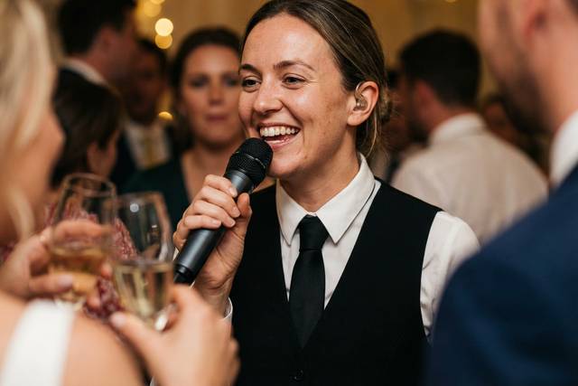 Solo female singing waiter
