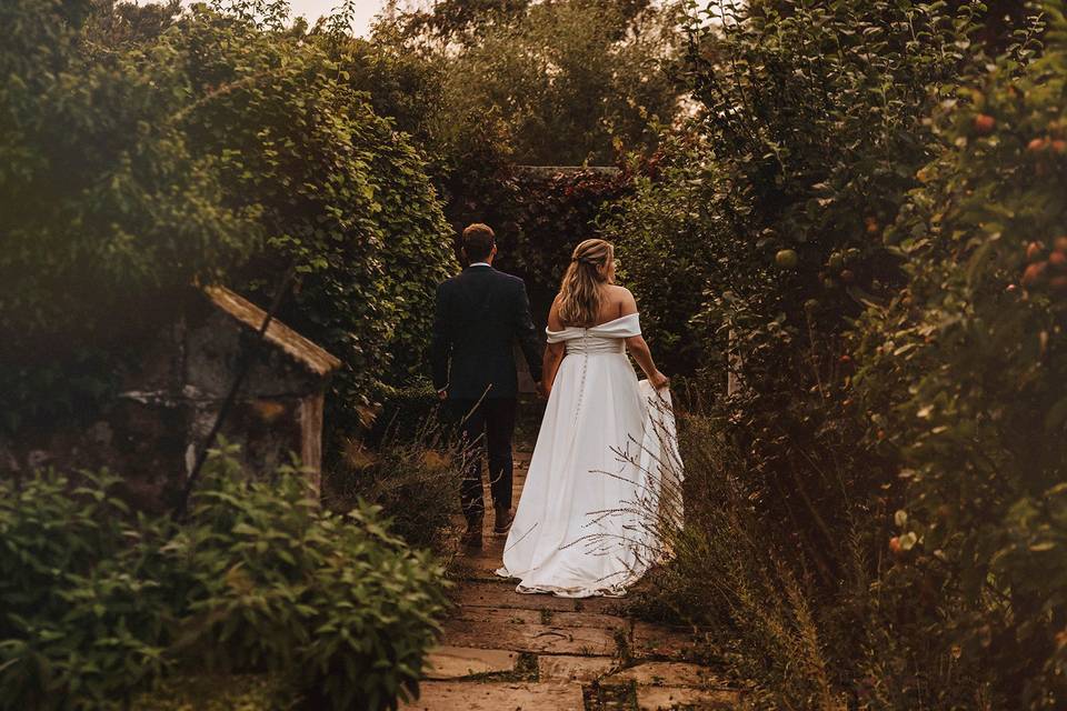 Barn and trees- IndieLove Photography