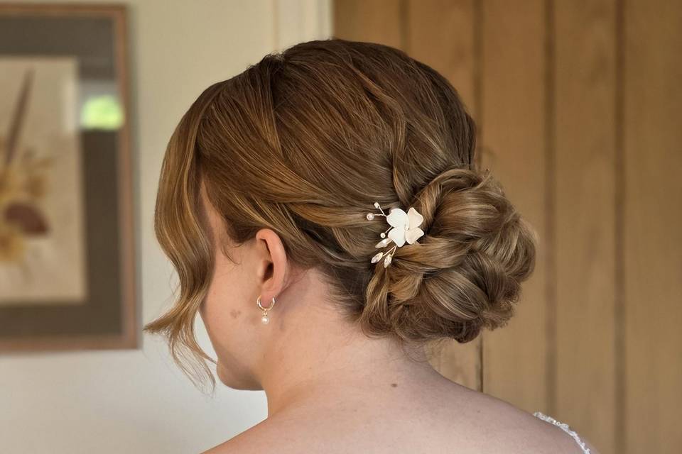 Low bun minimal texture