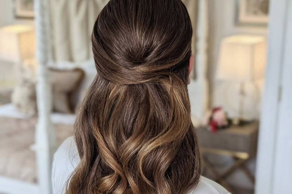 Glam half up