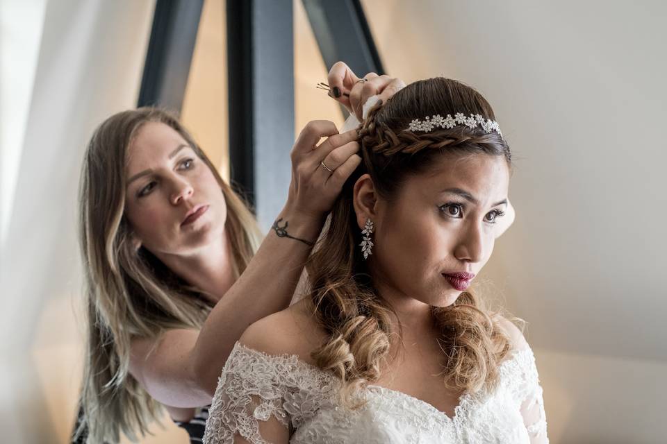 Final Touches to the bride