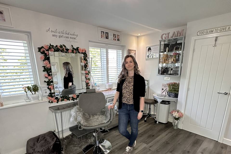 Jackie at Her Home Salon Bs16