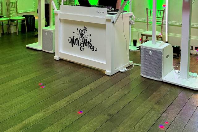White wedding rig in castle