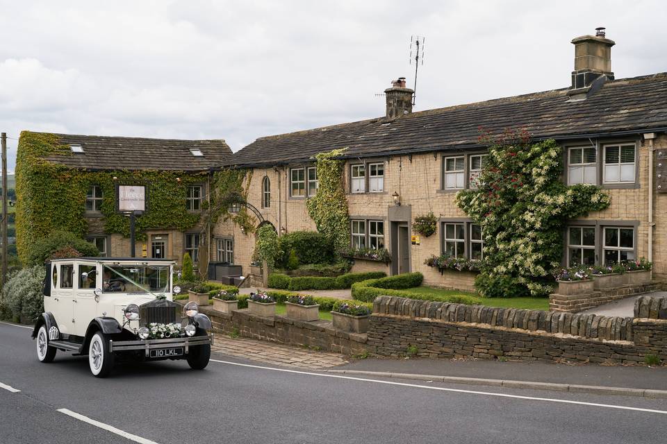 The Fleece Countryside Inn