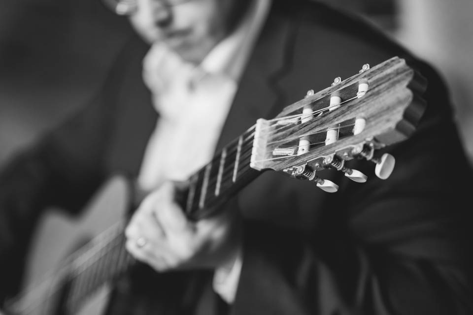 Wedding guitarist, classical