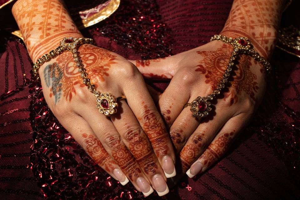 Mendhi Hair and Makeup