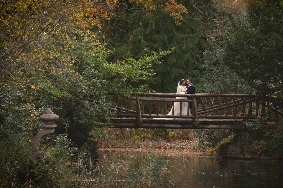 Autumnal Bride & Groom