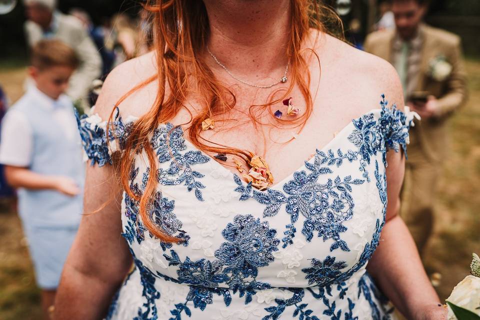 Cleavage confetti