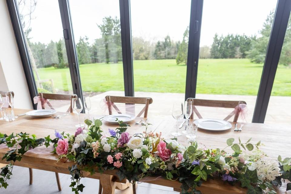 Top table arrangement