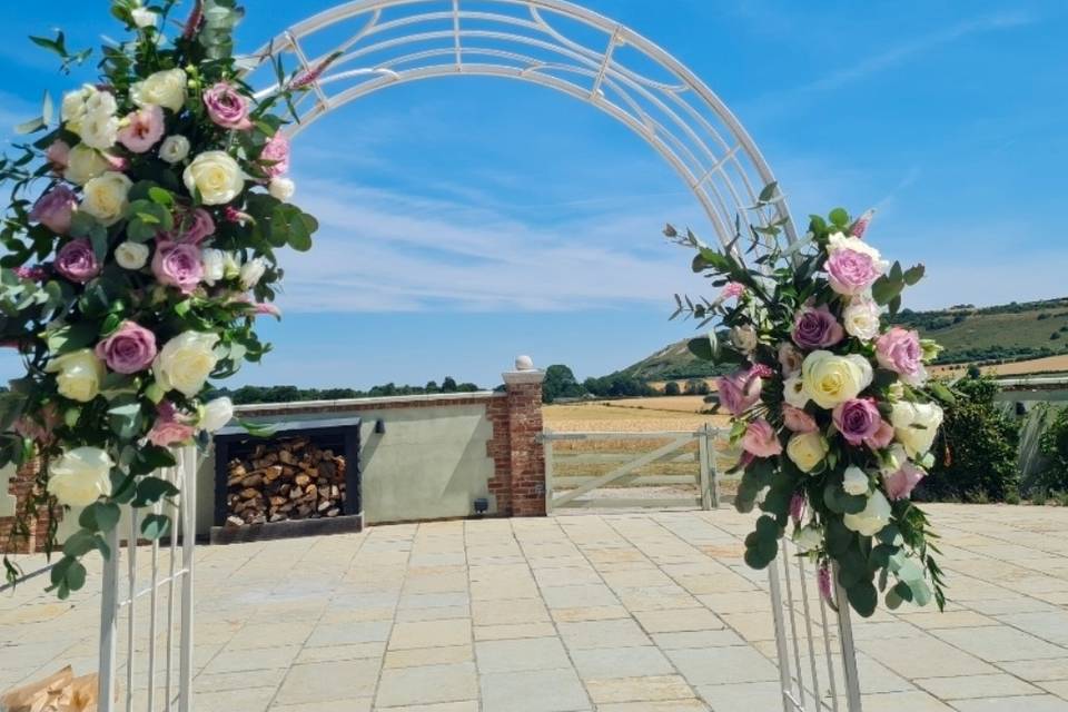 Archway arrangement