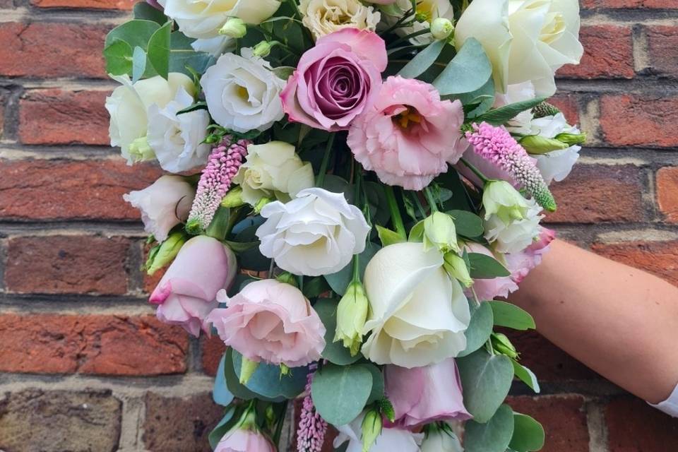 Cascading bouquet