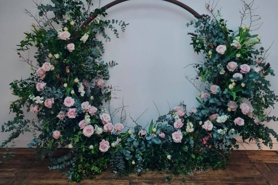 Hoop arrangement