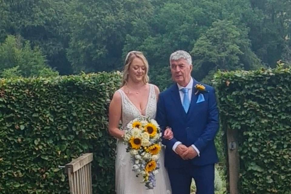 Alice's cascading bouquet